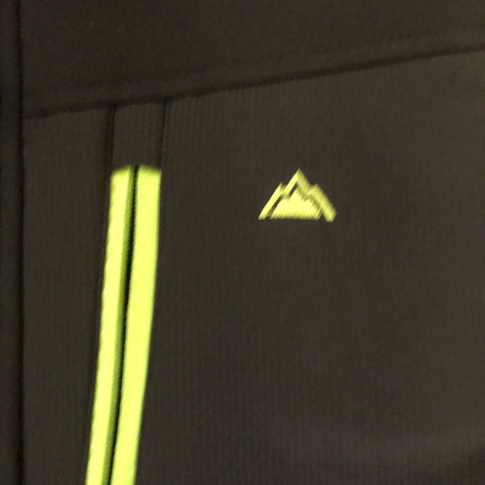 Like New Snozu Performance Jacket Large Euc - image 2